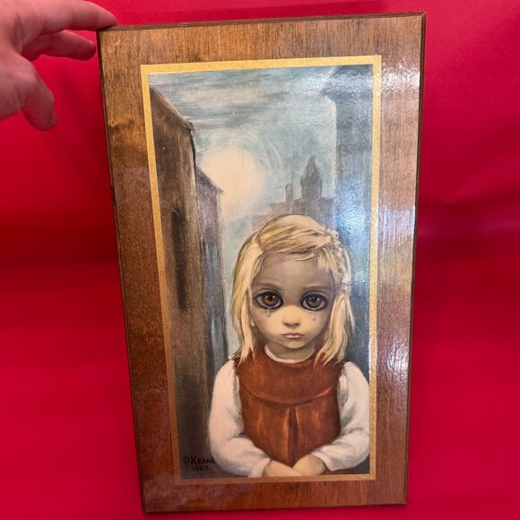 Vintage 1960s Gift - “Big Eyes” Girl Reproduction Art Print on Wood Plaque - Picture 3 of 12